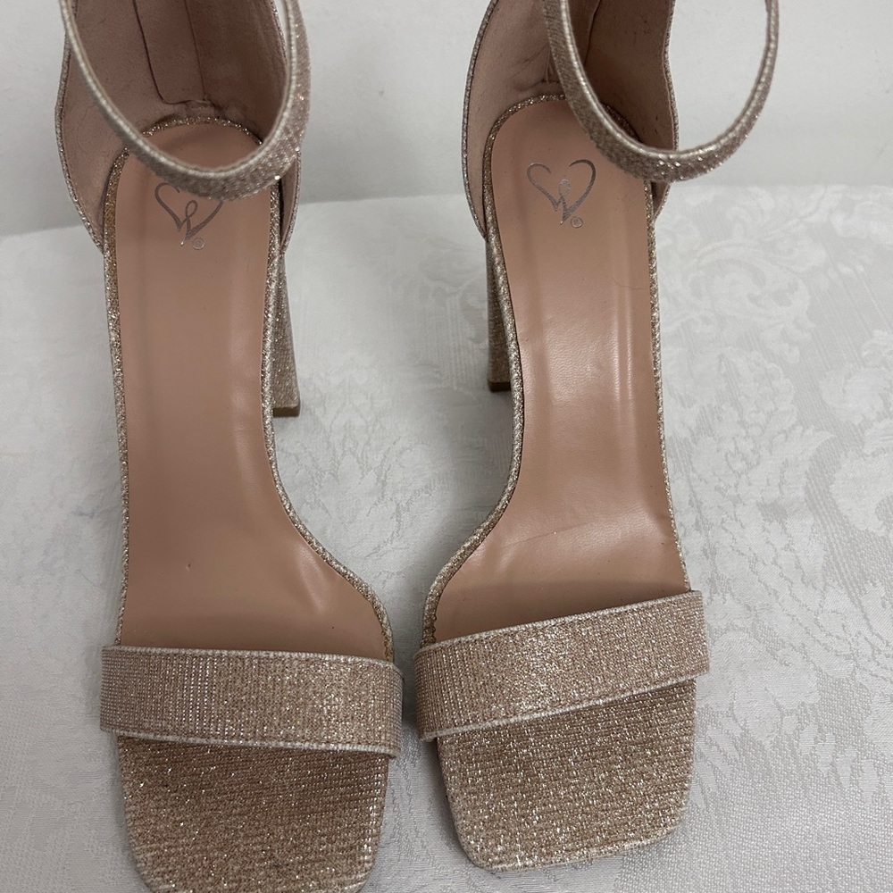 Sparkly Shimmery Gold High Heel Sandles size 9 like new